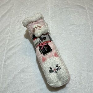 NWT Cat 2 Pack Cuddl Duds Socks